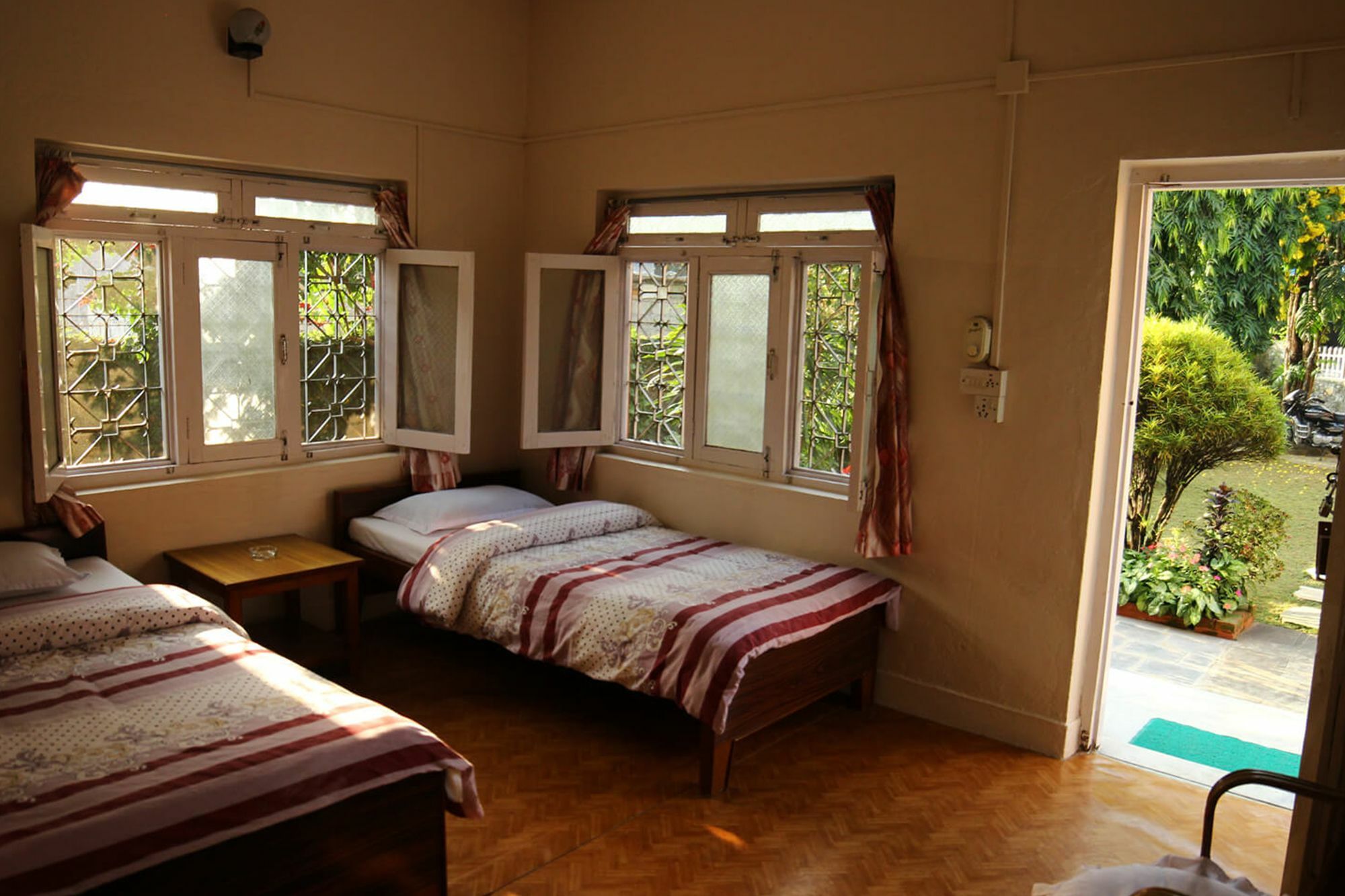 New Tourist Guest House 포카라 외부 사진